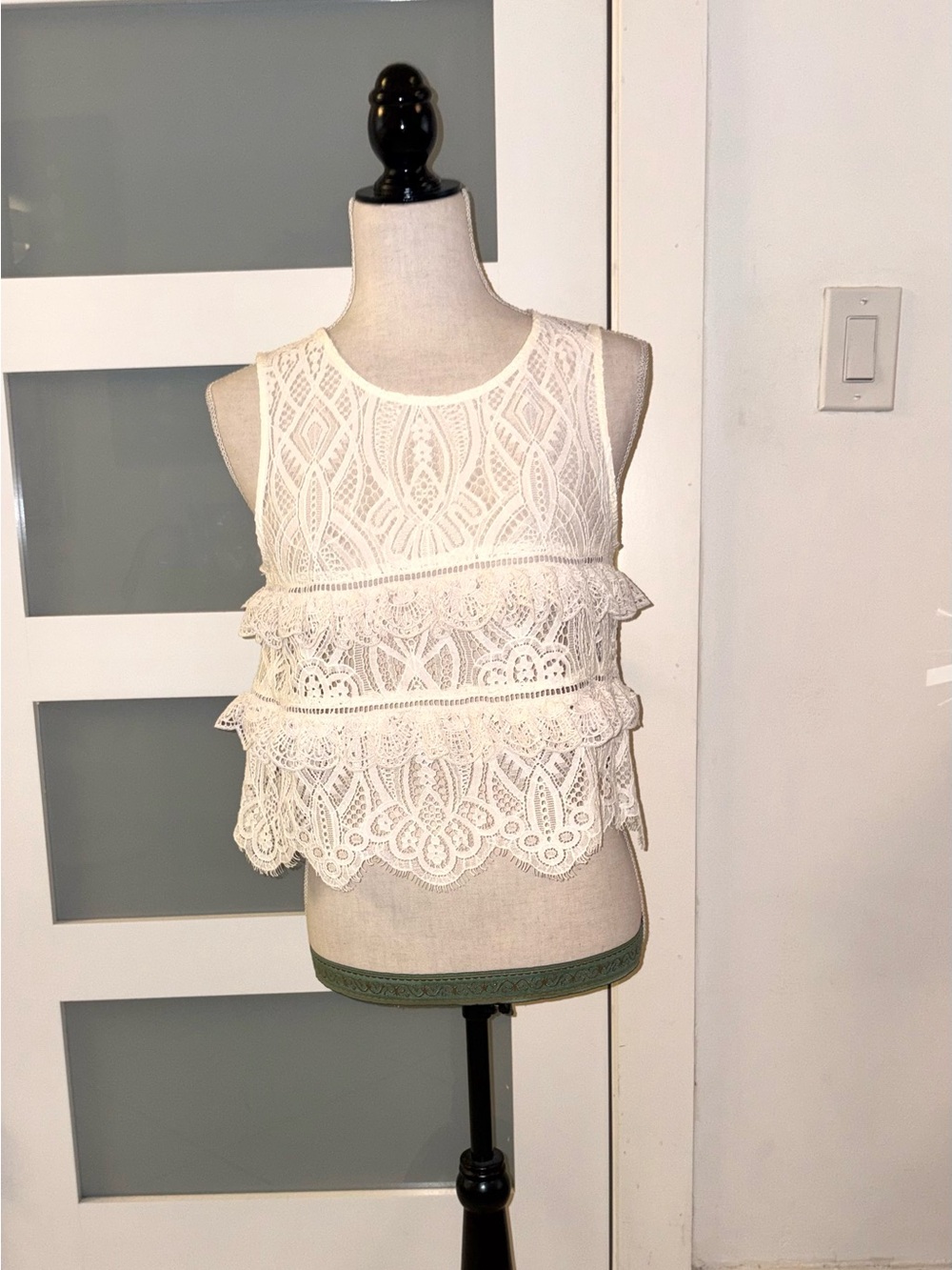 Zara Ivory Lace Tiered blouse
